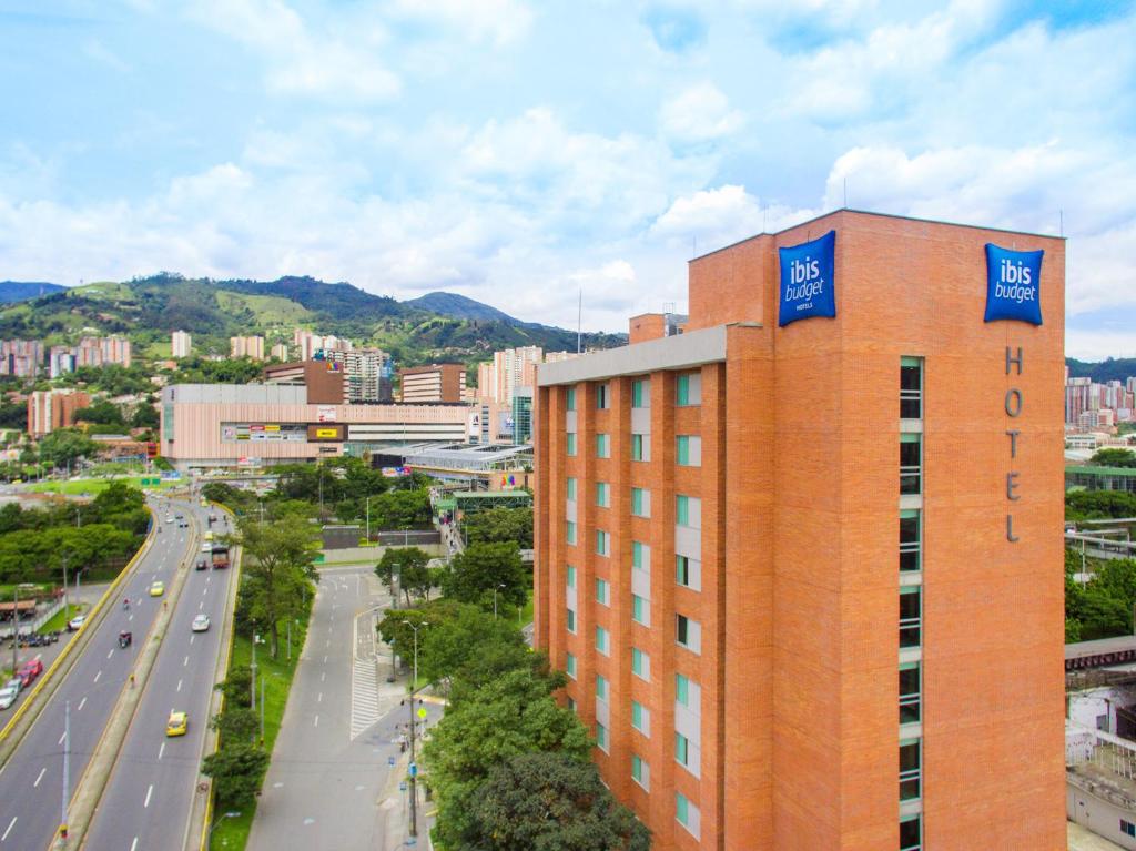 Nespecifikovaný výhled na hory nebo výhled na hory při pohledu z hotelu