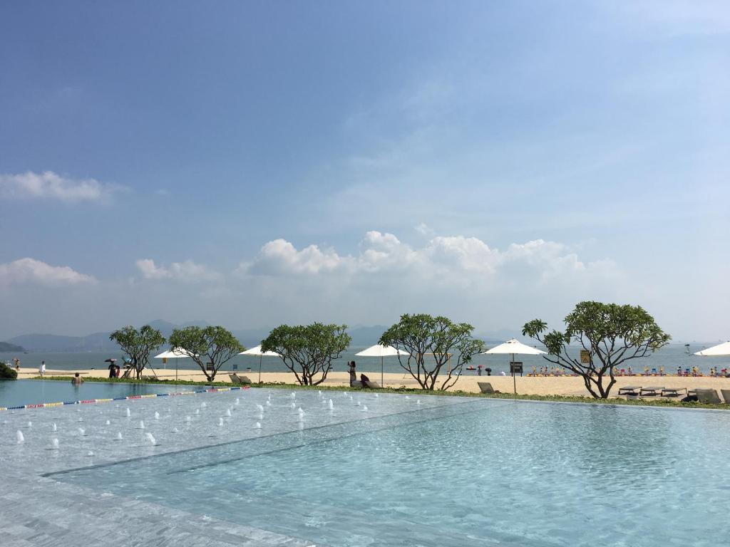 Bazén v ubytování HuiZhou HuaYangNian Seaview Guesthouse nebo v jeho okolí