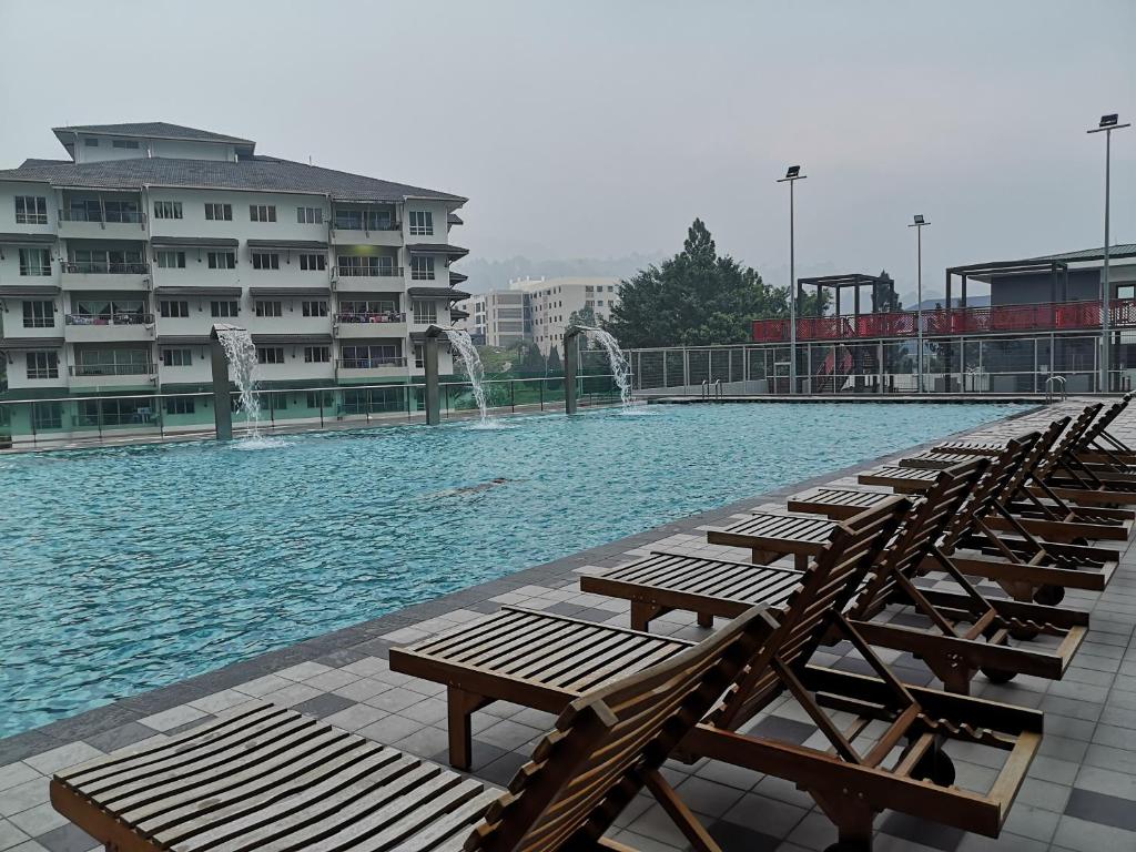 Bazén v ubytování 7Stonez Suites Geo38 Genting Highlands nebo v jeho okolí