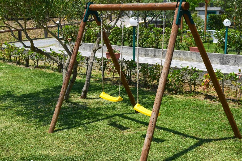 Plac zabaw dla dzieci w obiekcie Agrilao