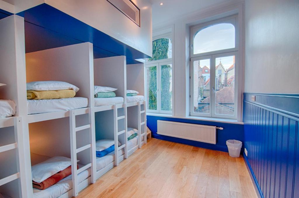Postel nebo postele na pokoji v ubytování Hostel Lybeer Bruges