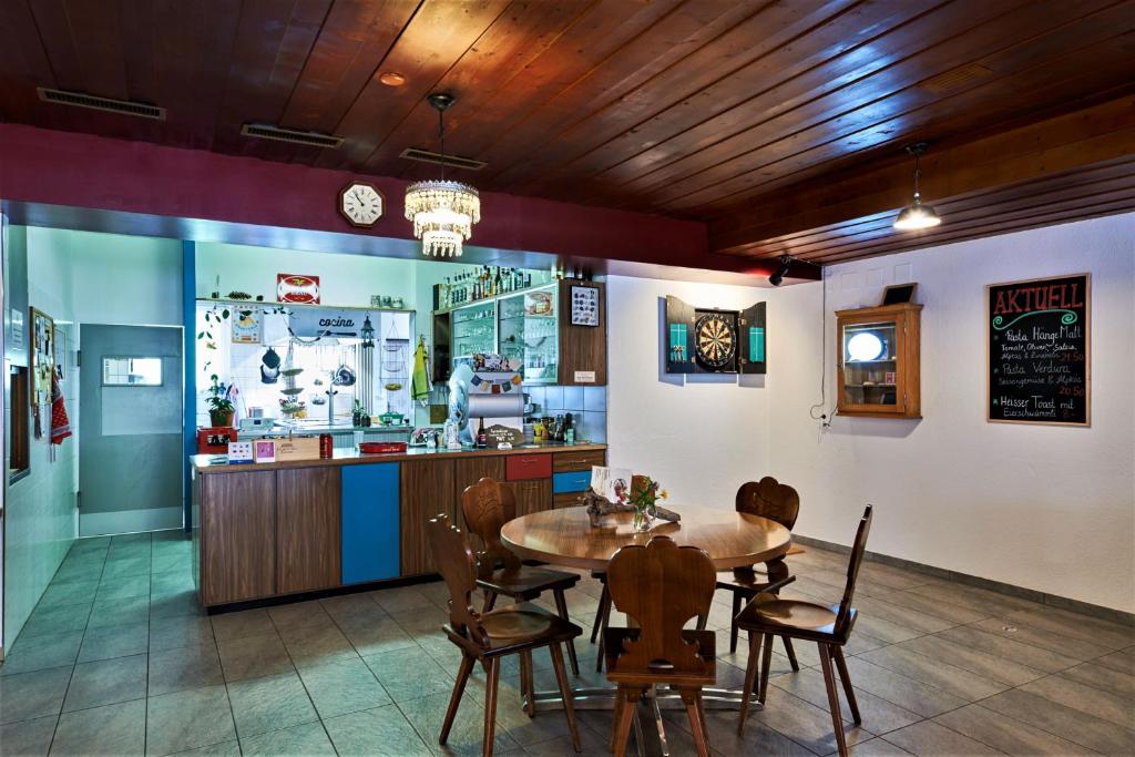 Restaurace v ubytování Aktivhostel HängeMatt
