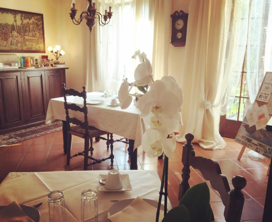 Fotografie z fotogalerie ubytování B&B Azalea v destinaci Cannobio