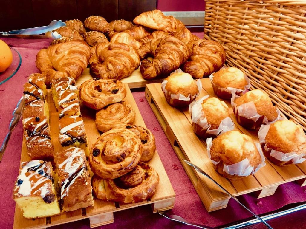 Comida en o cerca de este hotel