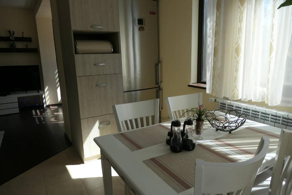 Апартамент Мия Deluxe - One-Bedroom Apartment