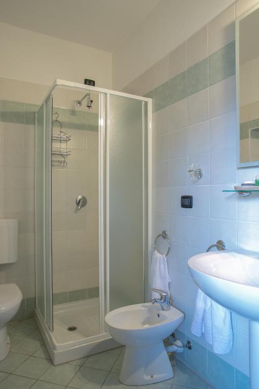 Koupelna v ubytování HOTEL DEL CORSO
