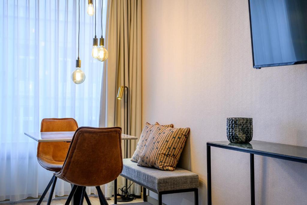 PREMIER SUITES Antwerp的休息区