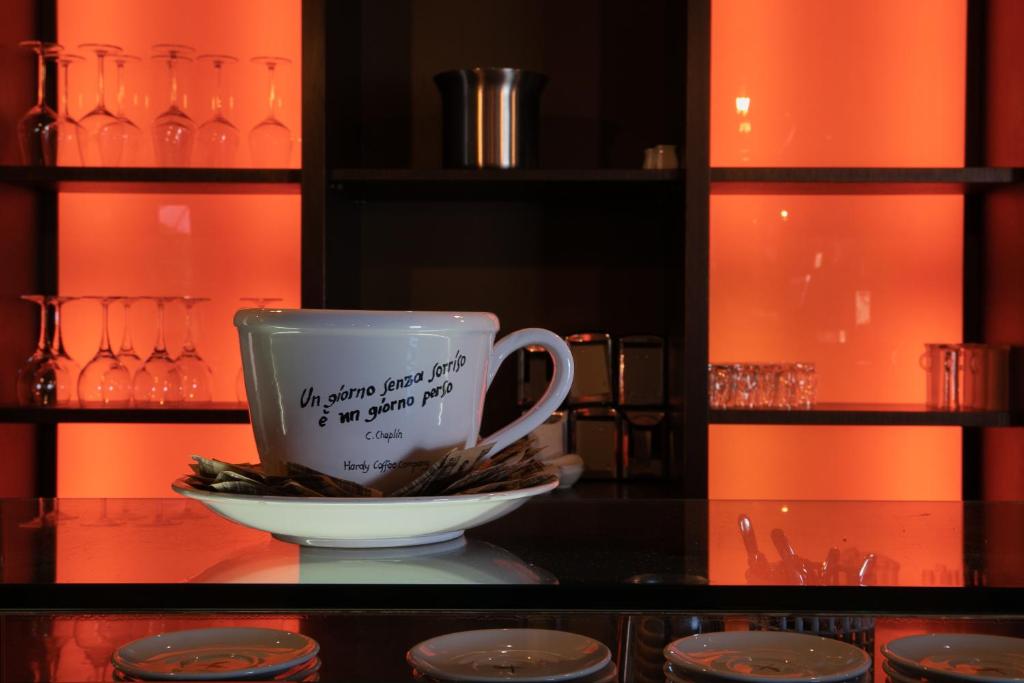 Příslušenství pro přípravu čaje a kávy v ubytování HOTEL DEL CORSO