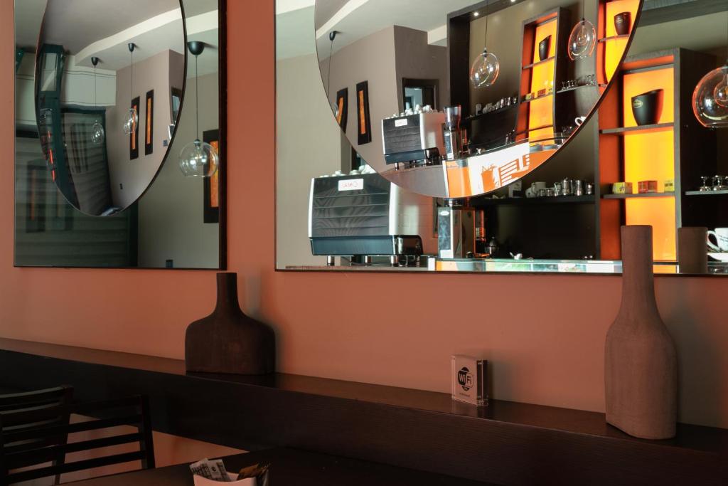Lounge nebo bar v ubytování HOTEL DEL CORSO