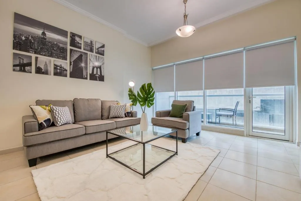 One Bedroom Apartment in Al Noujoum Tower by Deluxe Holiday Homes, Dubai, Emiratele Arabe Unite