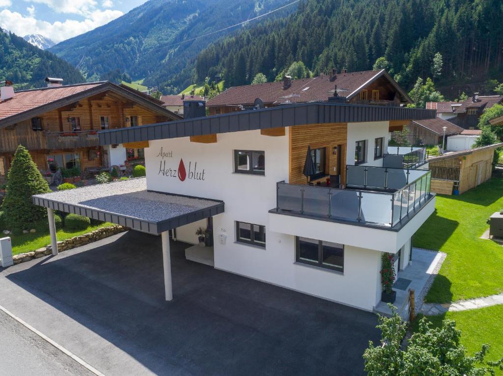 Výhľad na hory alebo výhľad na hory priamo z apartmánu