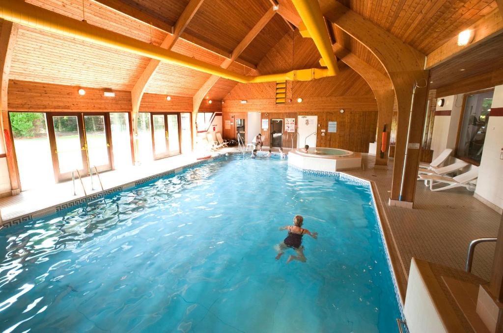 Bazén v ubytování Kingsmills Hotel nebo v jeho okolí