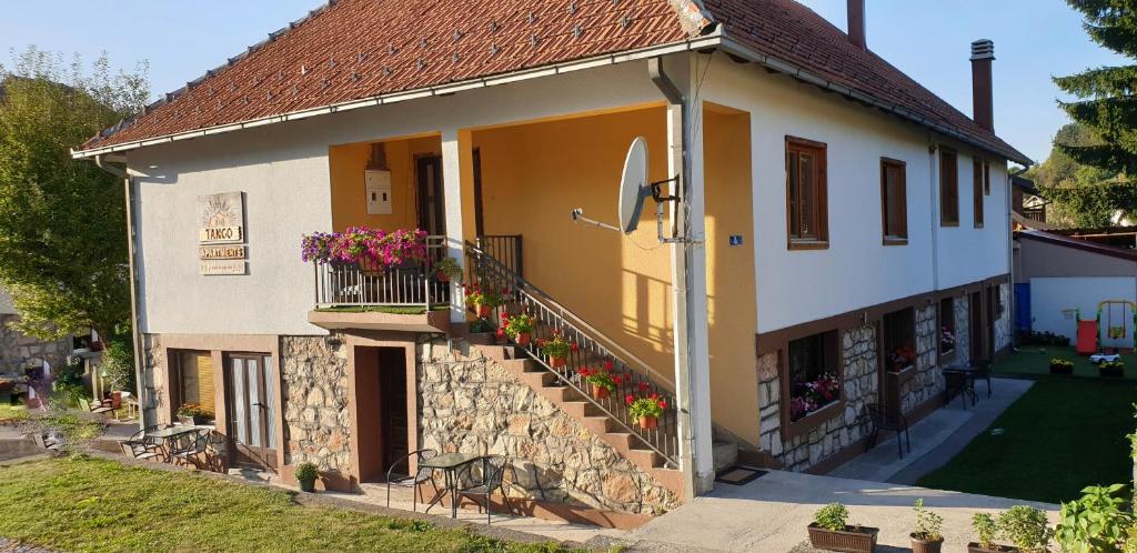 Budova, kde se apartmán nachází