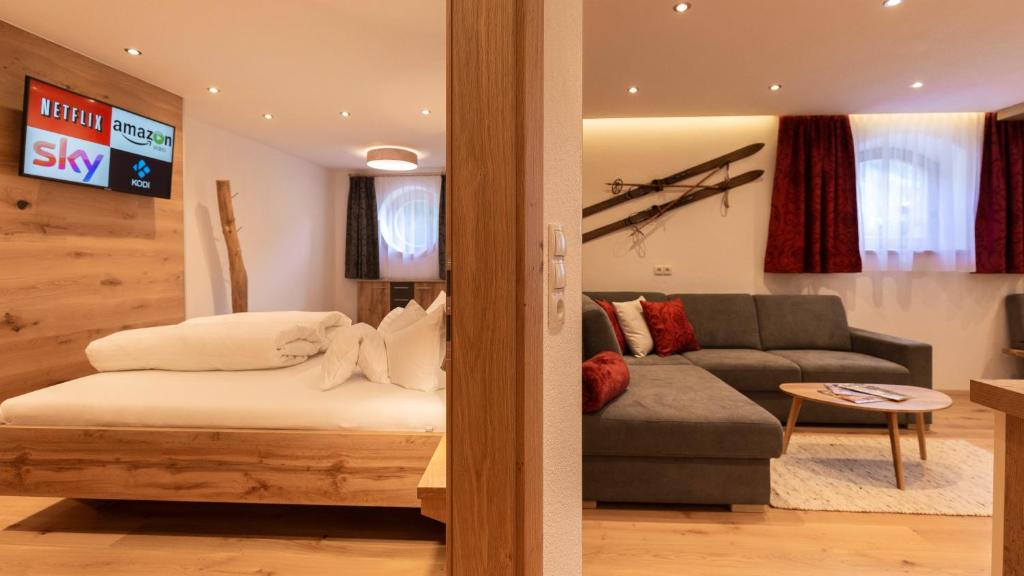 Posteľ alebo postele v izbe v ubytovaní Alp Chalet in Kappl bei Ischgl