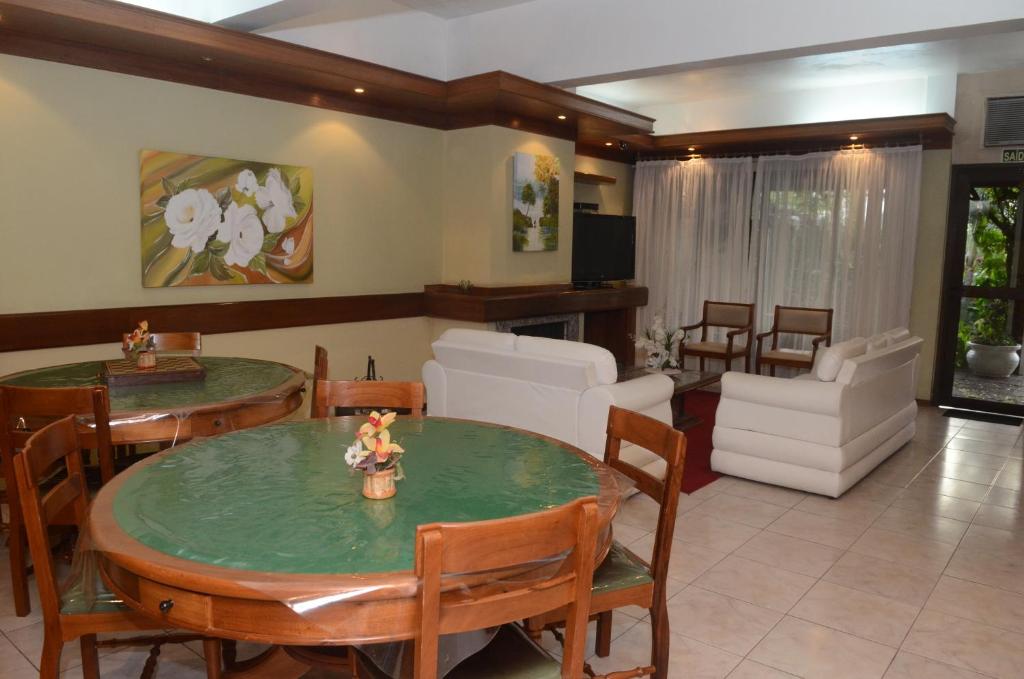  River Hotel