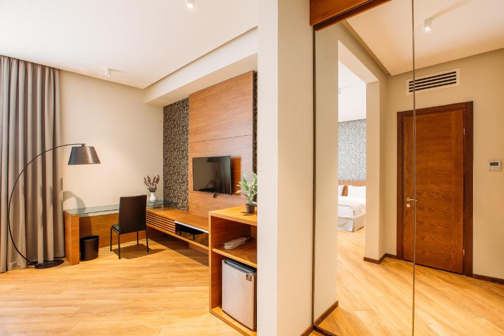 TV a/nebo společenská místnost v ubytování Hotel Tbilisi Tower