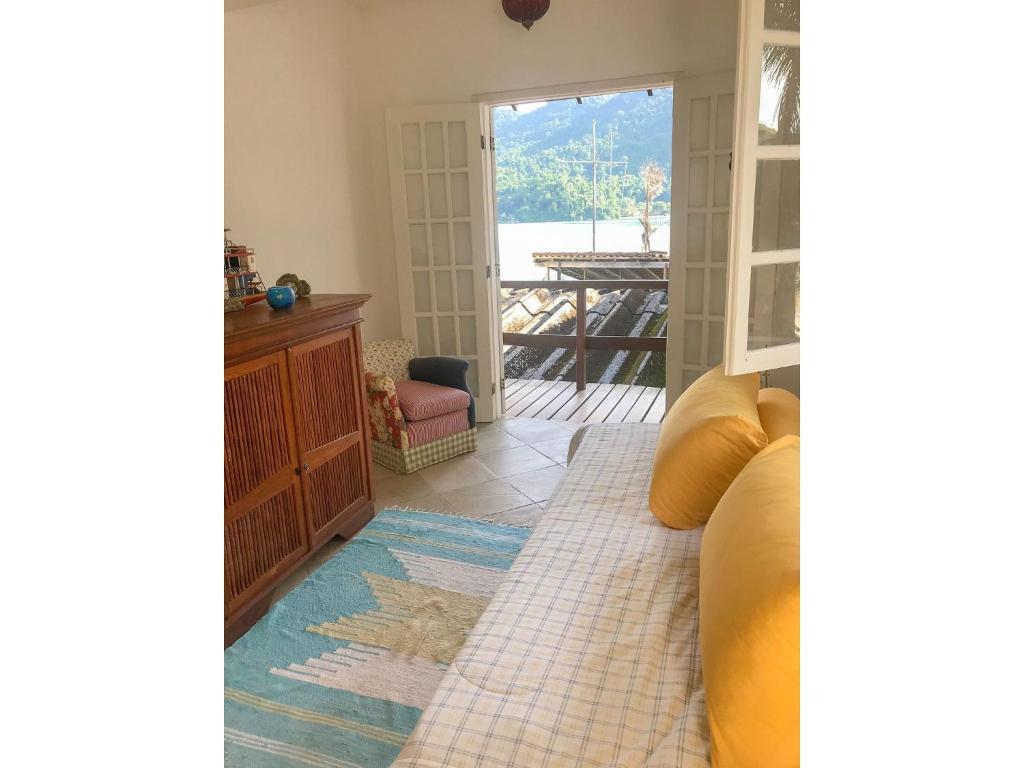  CASA PARADISÍACA COM PRAIA PARTICULAR E PISCINA