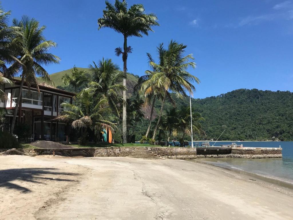  CASA PARADISÍACA COM PRAIA PARTICULAR E PISCINA