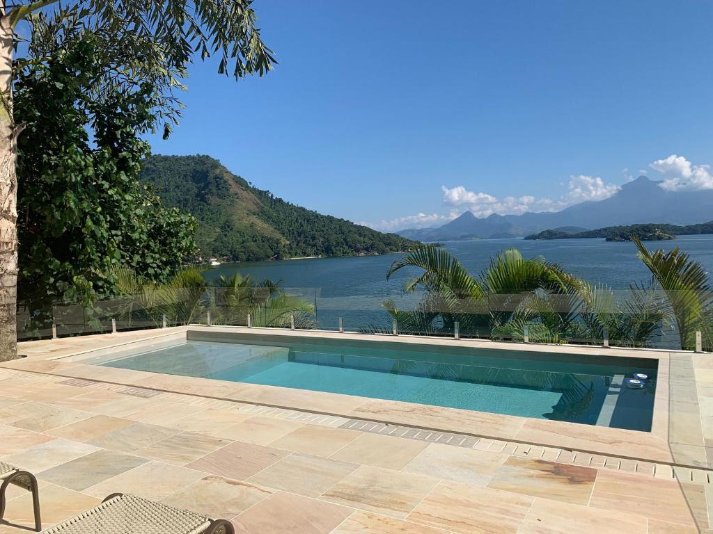  LINDA CASA COM PISCINA E VISTA ESPETACULAR