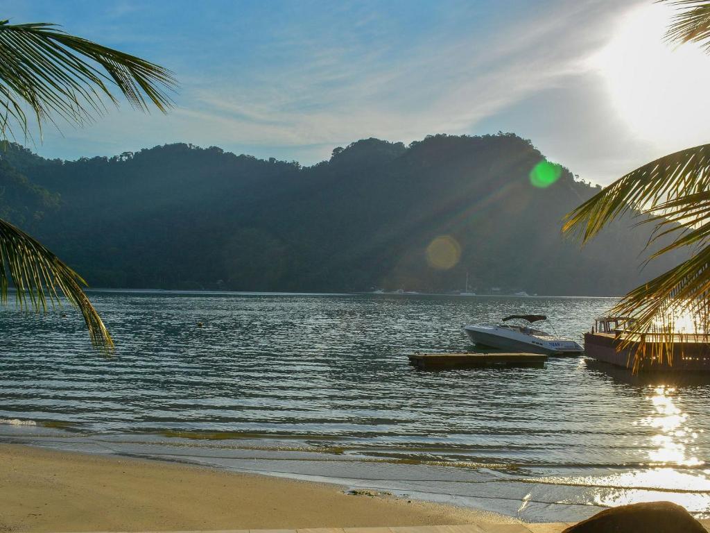  LINDA CASA COM PISCINA E VISTA ESPETACULAR