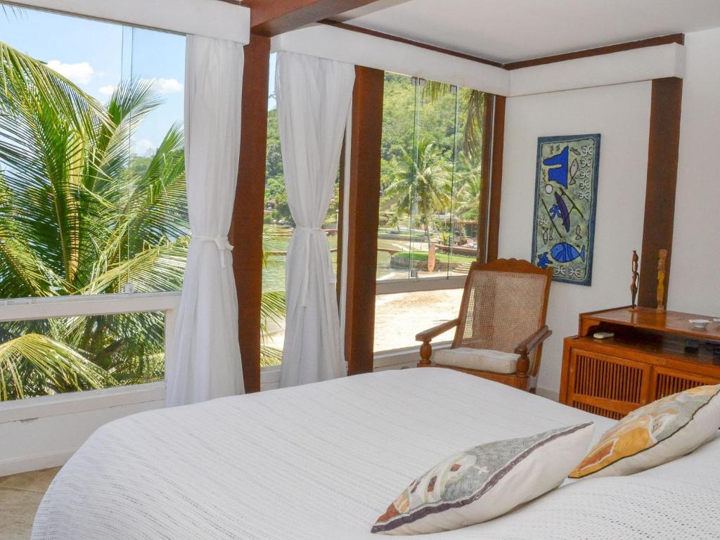  CASA PARADISÍACA COM PRAIA PARTICULAR E PISCINA