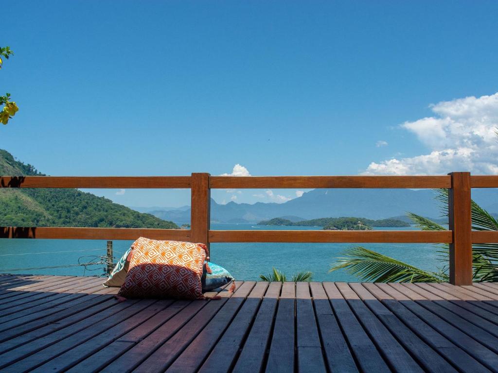  LINDA CASA COM PISCINA E VISTA ESPETACULAR