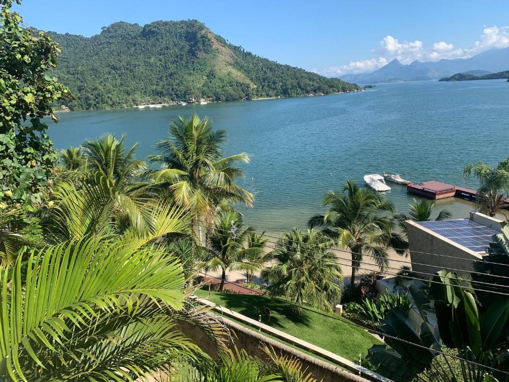  LINDA CASA COM PISCINA E VISTA ESPETACULAR