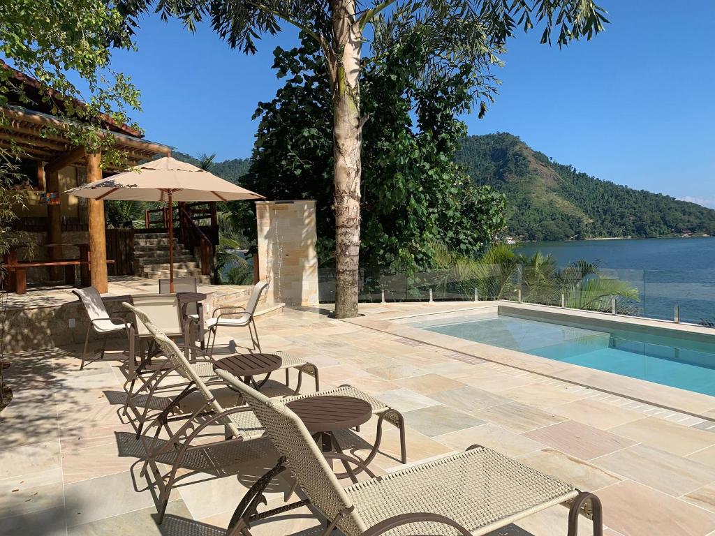 LINDA CASA COM PISCINA E VISTA ESPETACULAR