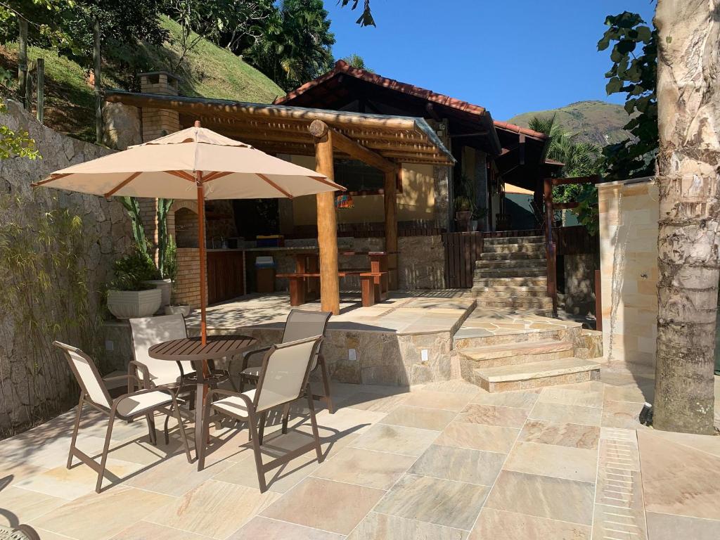  LINDA CASA COM PISCINA E VISTA ESPETACULAR