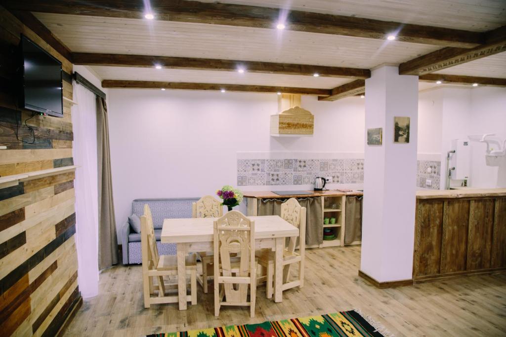 Kuchyň nebo kuchyňský kout v ubytování Котедж "Солард"