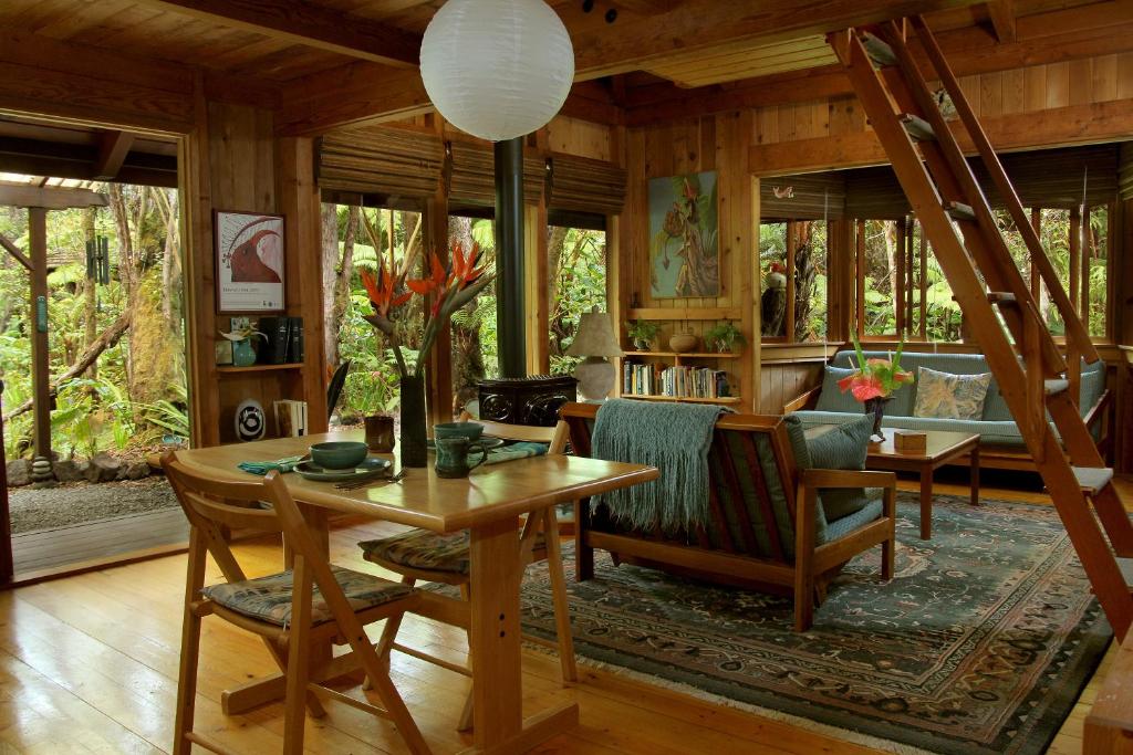 Posezení v ubytování Volcano Rainforest Retreat