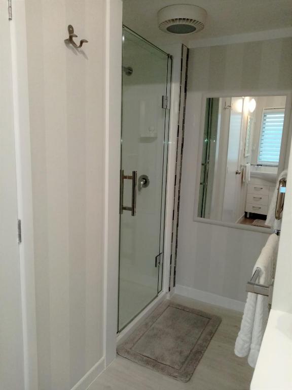 66 Chaucer B&B with Complimentary Breakfast - Resim 11