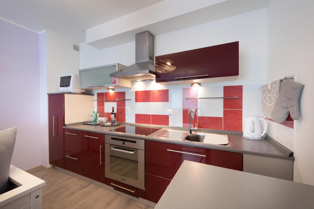 Kuchyň nebo kuchyňský kout v ubytování B2B Apartments