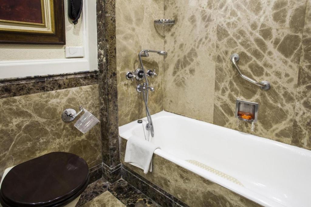 Koupelna v ubytování Radisson Hotel Jalandhar