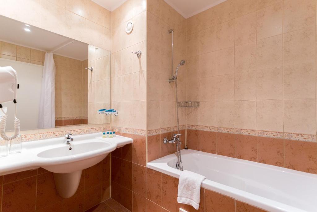 DIT Evrika Beach Club Hotel - All Inclusive - Camera Gemella Premium Con Vista Piscina