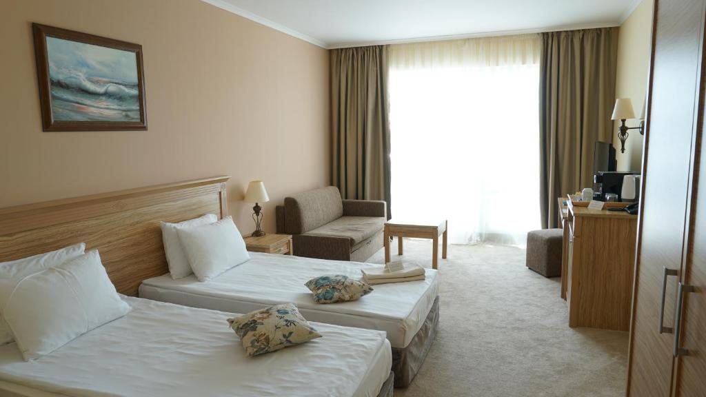 DIT Evrika Beach Club Hotel - All Inclusive - Премиальная комната для близнецов с видом на море (2 взрослых + 2 ребенка)