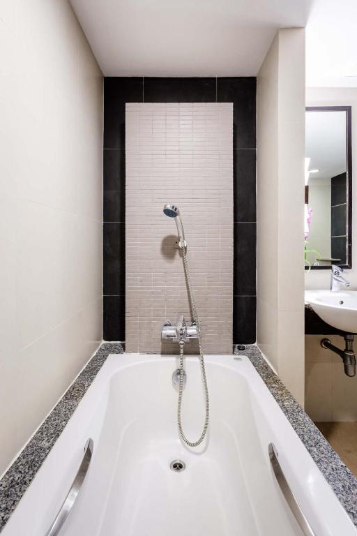 Koupelna v ubytování Blue Tara Hotel Krabi Ao Nang