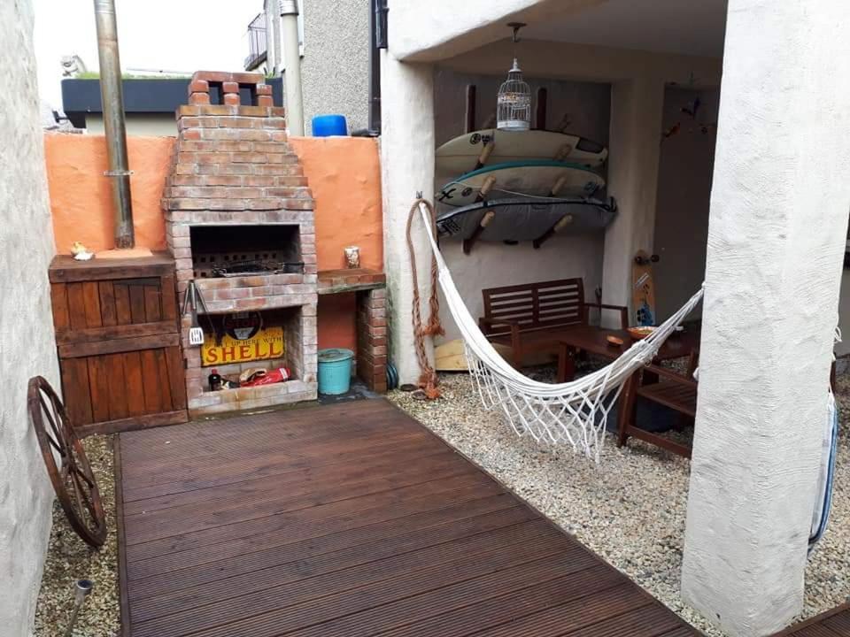 Patio nebo venkovní prostory v ubytování Easkey Hostel