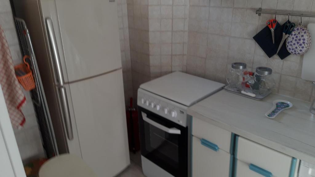 Kuchyňa alebo kuchynka v ubytovaní Allegra's house Cipro