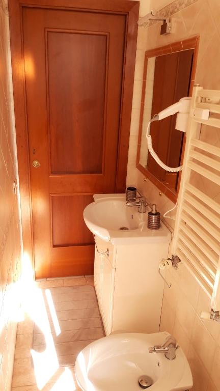 Kúpeľňa v ubytovaní Allegra's house Cipro