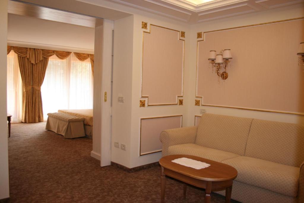 Predel za sedenje v nastanitvi Hotel Lorenzetti