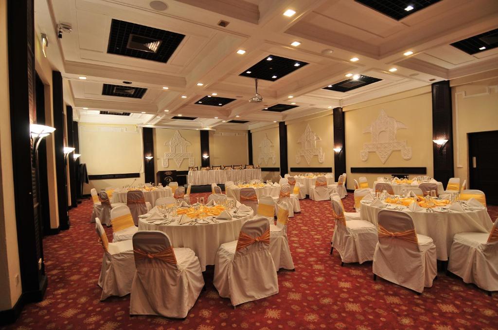 Restaurace v ubytování Mombasa Continental Resort
