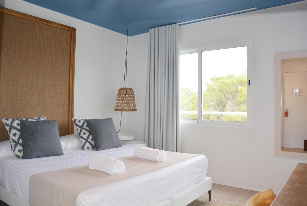 YOU & CO. Saler Beach Boutique, Valencia – Precios ...