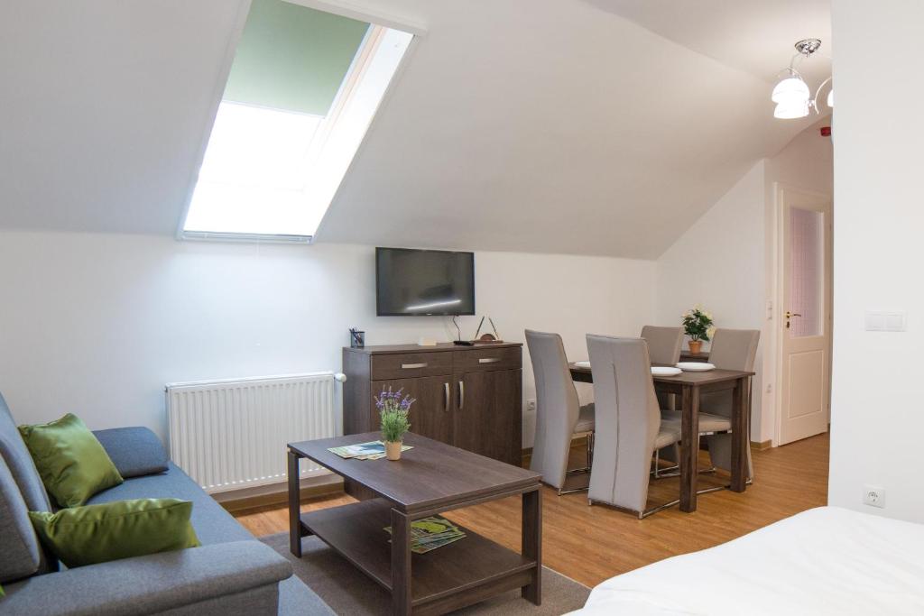 Mecset Apartman - Resim 12