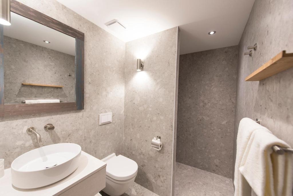 Koupelna v ubytování L'Anderenis Boutique Hôtel