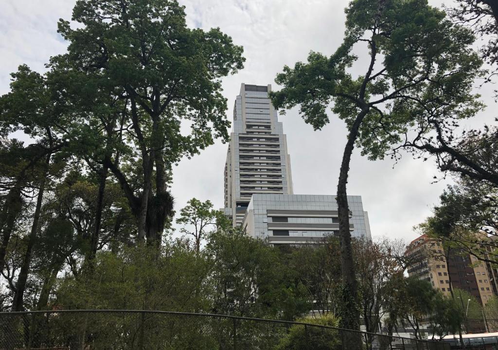  Apartamento super bem decorado em frente ao shopping