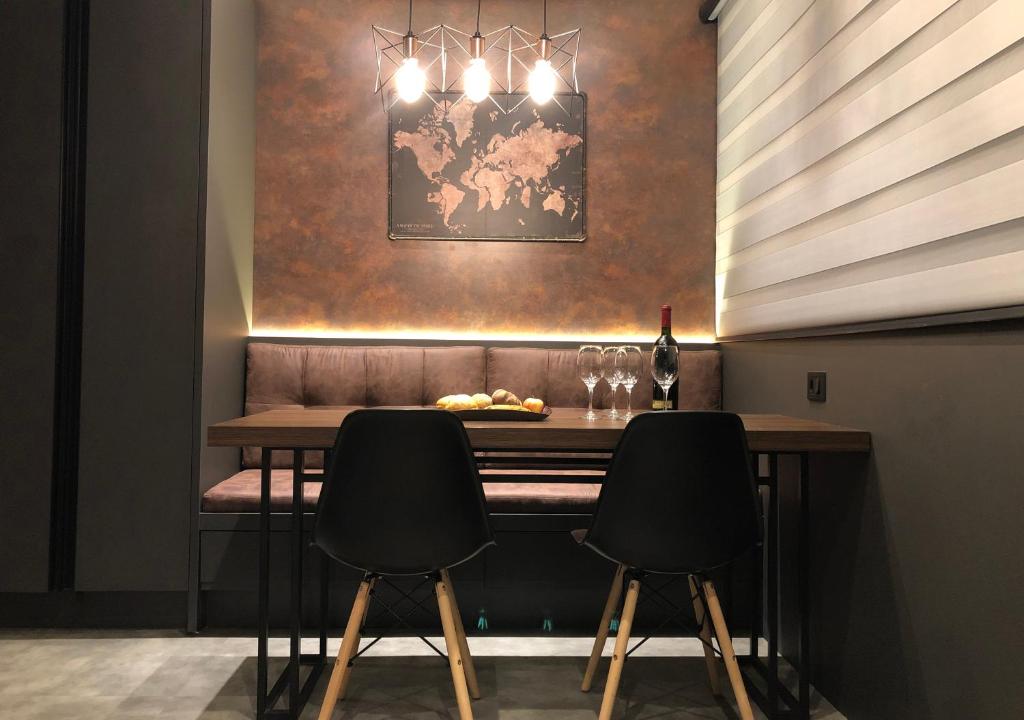  Apartamento super bem decorado em frente ao shopping