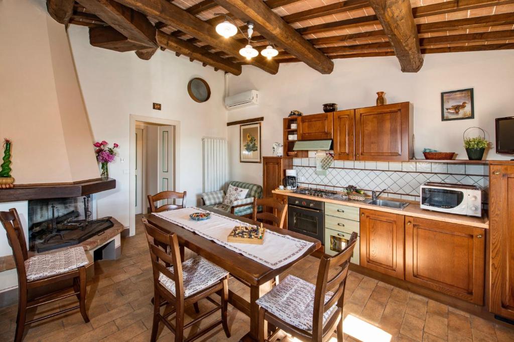 A kitchen or kitchenette at Agriturismo Malagronda