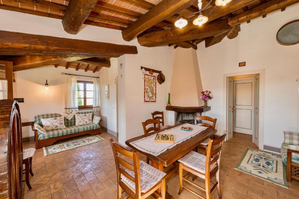 A seating area at Agriturismo Malagronda