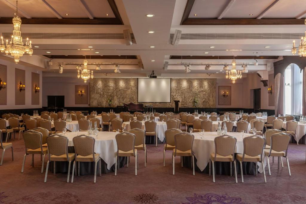 Ärikülastajate ala ja/või konverentsiruum majutusasutuses Clontarf Castle Hotel